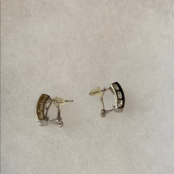 Gorgeous set of Necklace and Earrings with zircon - Picture 5 of 7